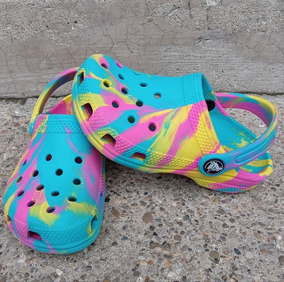 Size 10 crocs - Picture 3 of 14